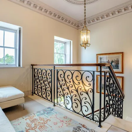 8 Bed In West Oc-g33289