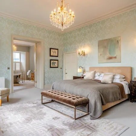 8 Bed In West Oc-g33289