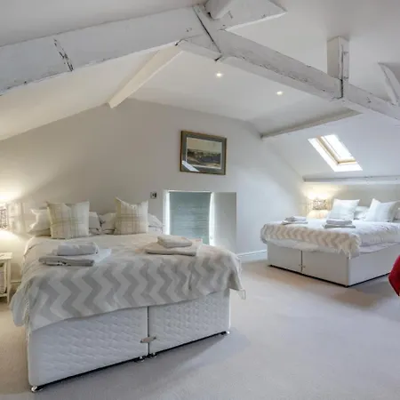 8 Bed In West Oc-g33289 * Gilling